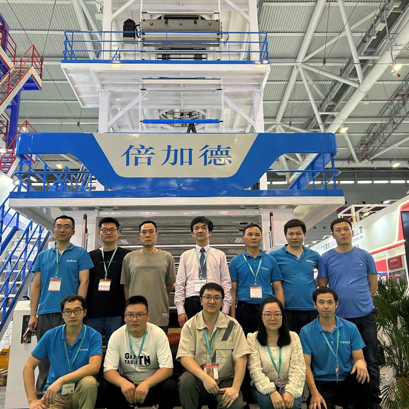 Mul-Plus Stretch Hood Tech Steals Spotlight di Chinaplas 2025